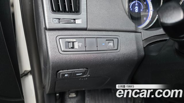 Hyundai Sonata 2010 — photo 13