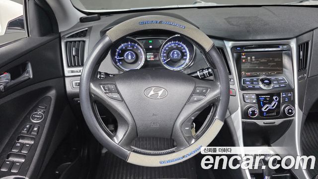 Hyundai Sonata 2010 — photo 14