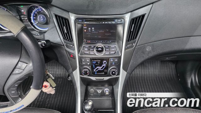 Hyundai Sonata 2010 — photo 15