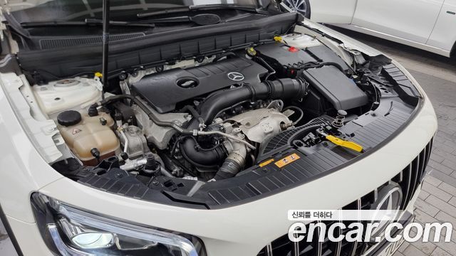 Mercedes-Benz GLB-Class 2021 — photo 6