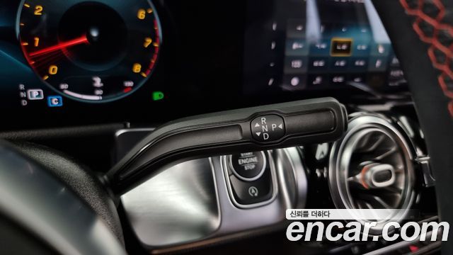 Mercedes-Benz GLB-Class 2021 — photo 9