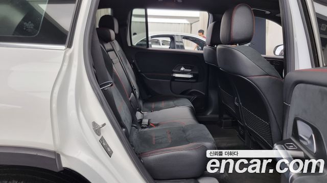 Mercedes-Benz GLB-Class 2021 — photo 12