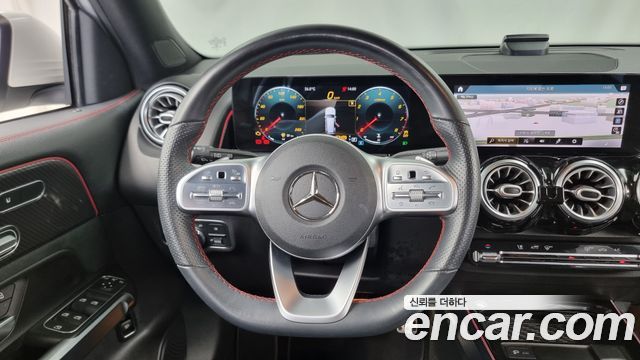 Mercedes-Benz GLB-Class 2021 — photo 13