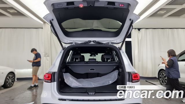 Mercedes-Benz GLB-Class 2021 — photo 20
