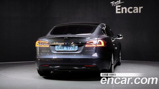 Tesla Model S 2018 — photo 4