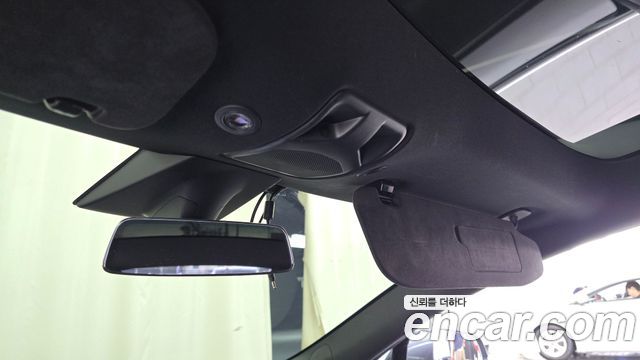 Tesla Model S 2018 — photo 17