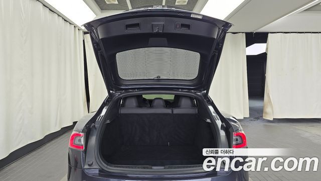 Tesla Model S 2018 — photo 20