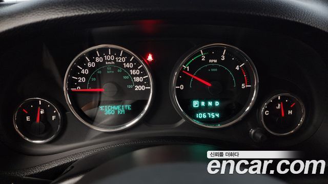 Jeep Wrangler 2012 — photo 8