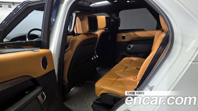 Land Rover Discovery 2019 — photo 11