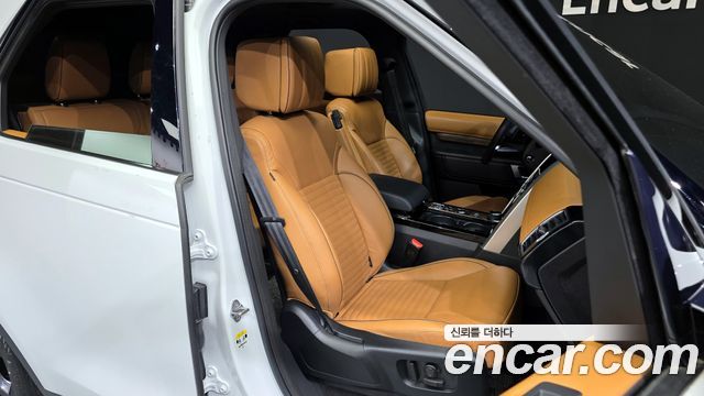 Land Rover Discovery 2019 — photo 12