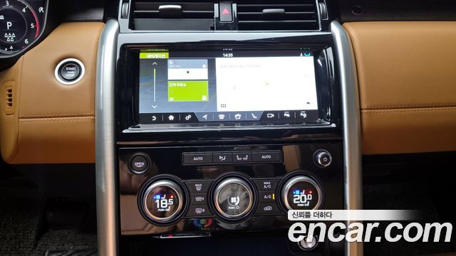 Land Rover Discovery 2019 — photo 17