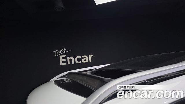 Land Rover Discovery 2019 — photo 20