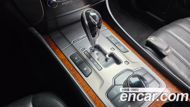 Hyundai Equus 2010 — photo 9