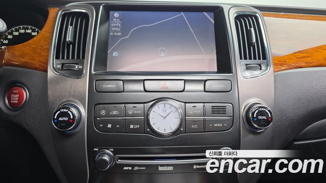Hyundai Equus 2010 — photo 16