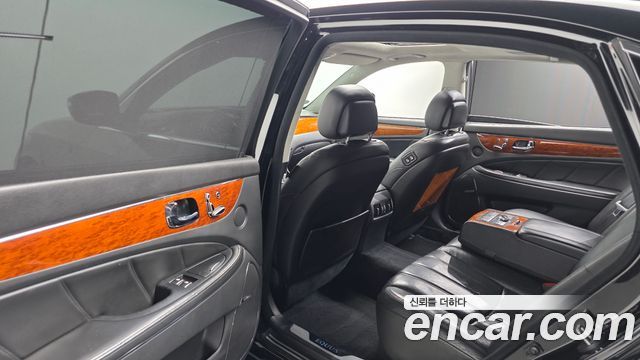 Hyundai Equus 2010 — photo 18