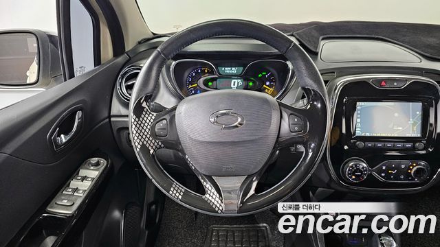 Renault Korea QM3 2016 — photo 13