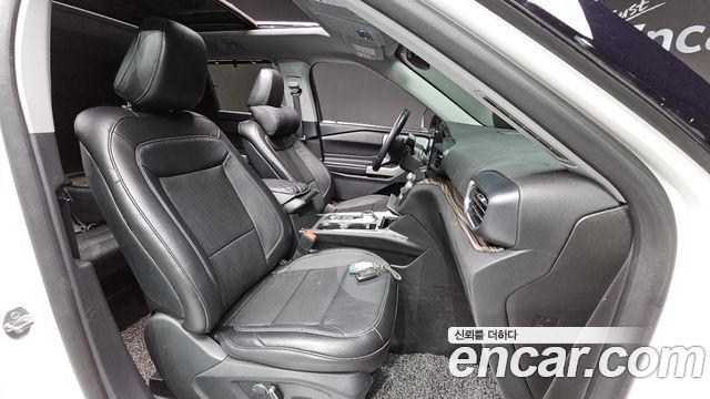 Ford Explorer 2020 — photo 10