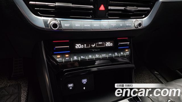 Kia Mohave 2023 — photo 17