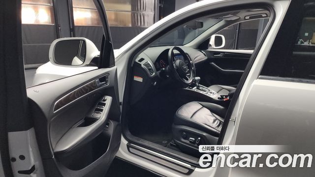 Audi Q5 2015 — photo 10