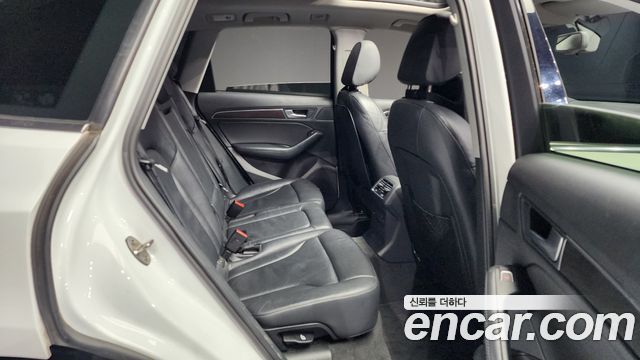 Audi Q5 2015 — photo 12