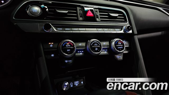 Genesis G70 2019 — photo 19