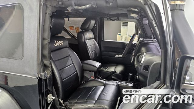 Jeep Wrangler 2012 — photo 12