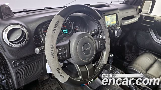 Jeep Wrangler 2012 — photo 13