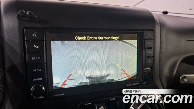 Jeep Wrangler 2012 — photo 16