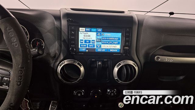 Jeep Wrangler 2012 — photo 17