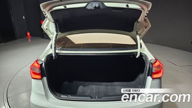 Kia K3 2015 — photo 20