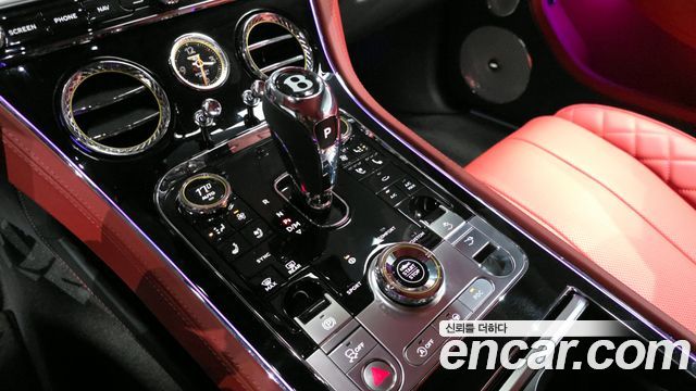 Bentley Continental 2023 — photo 9