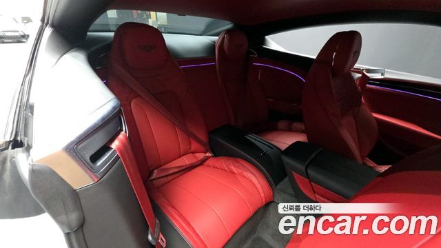 Bentley Continental 2023 — photo 12
