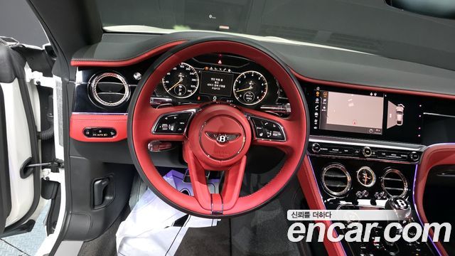 Bentley Continental 2023 — photo 13