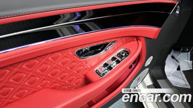 Bentley Continental 2023 — photo 18