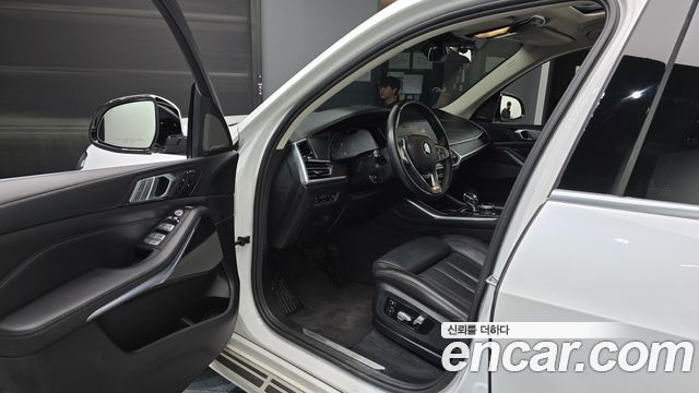 BMW X7 2021 — photo 10