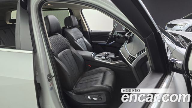BMW X7 2021 — photo 12