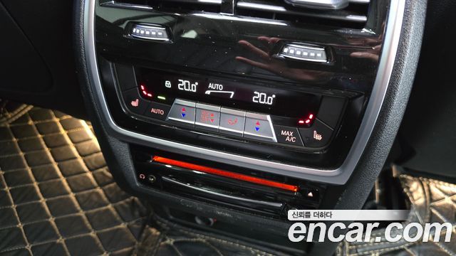 BMW X7 2021 — photo 17