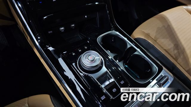 Kia Canival 2023 — photo 9