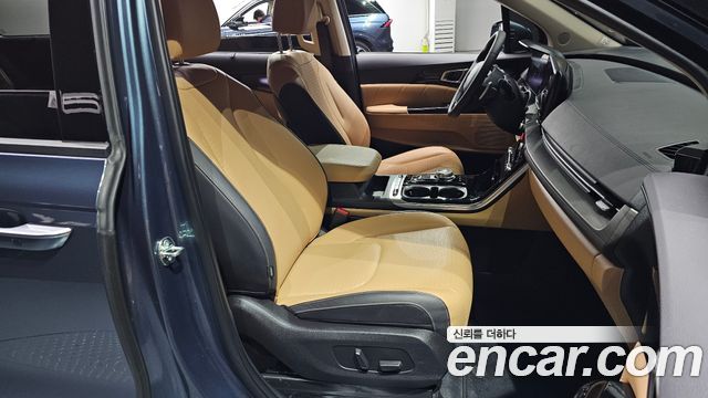 Kia Canival 2023 — photo 10