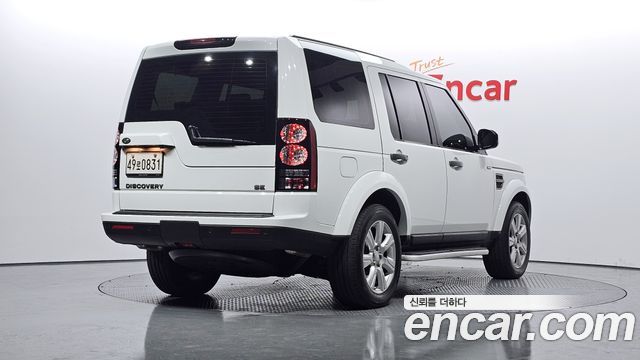 Land Rover Discovery 2016 — photo 2