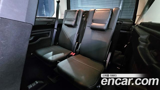 Land Rover Discovery 2016 — photo 13