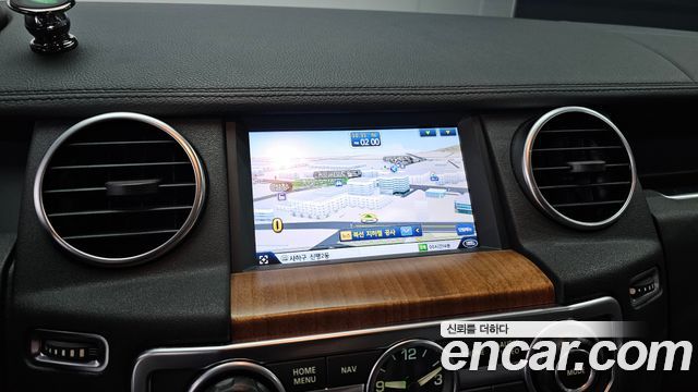 Land Rover Discovery 2016 — photo 15