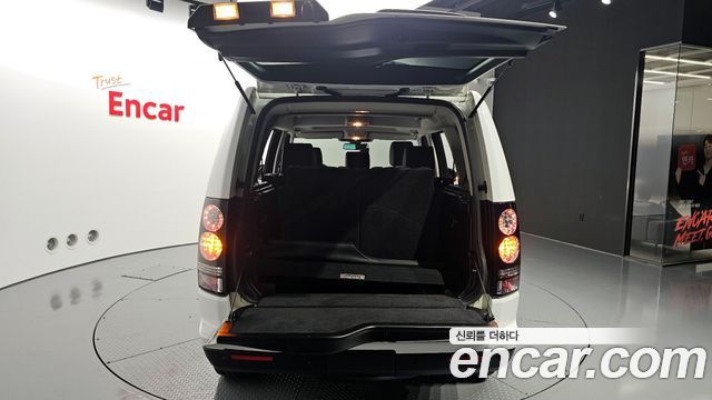 Land Rover Discovery 2016 — photo 20