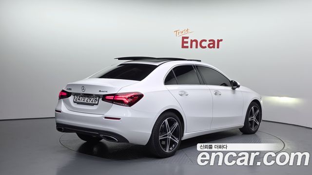 Mercedes-Benz A-Class 2020 — photo 2