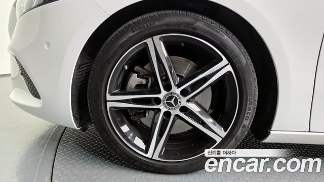 Mercedes-Benz A-Class 2020 — photo 5