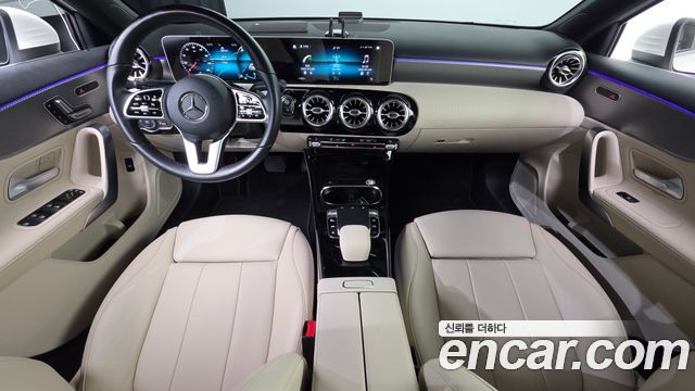 Mercedes-Benz A-Class 2020 — photo 7