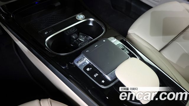 Mercedes-Benz A-Class 2020 — photo 9