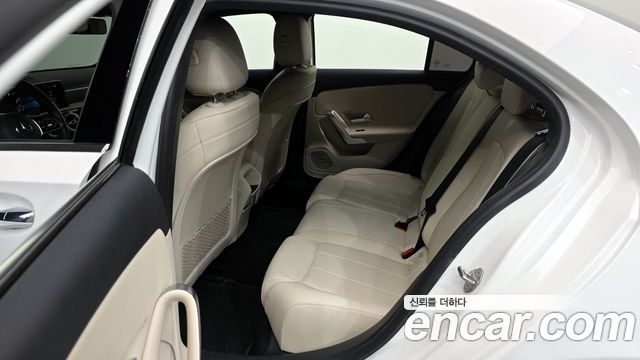 Mercedes-Benz A-Class 2020 — photo 18