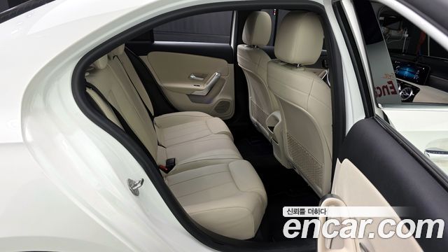 Mercedes-Benz A-Class 2020 — photo 19