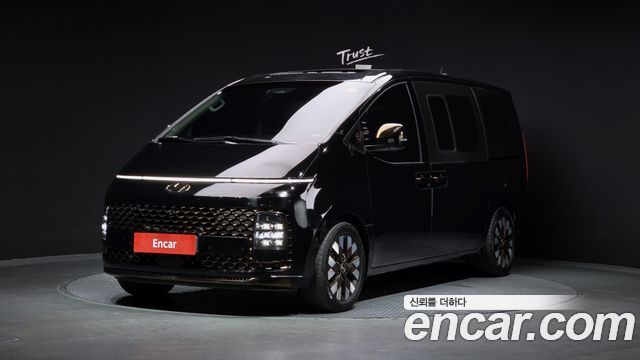 Hyundai Staria 2022 — photo 1
